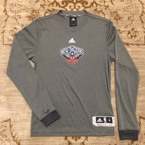 Mens small Adidas New Orleans Pelicans NBA basketball team shirt.